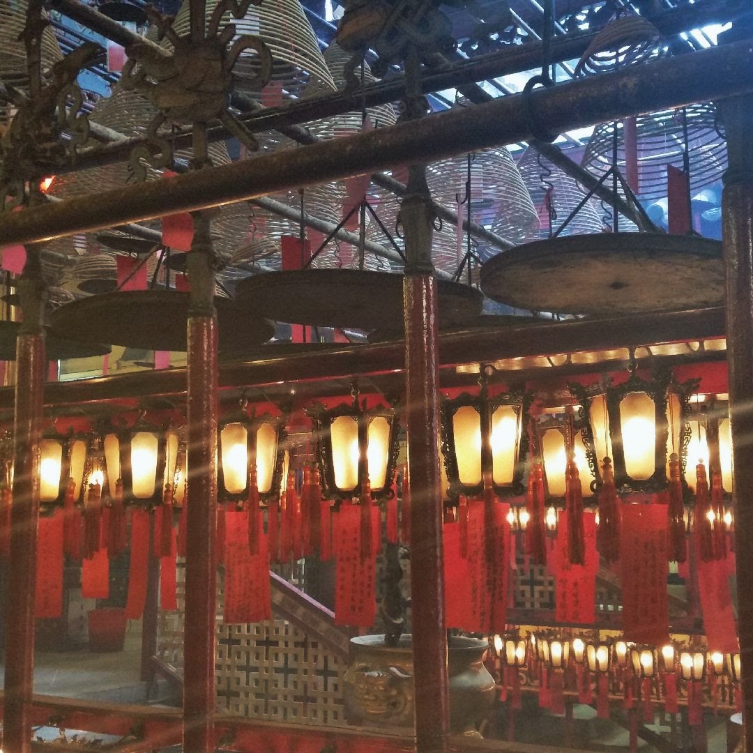 A small Buddhist temple on Hong Kong Island, the name of which I can't remember.