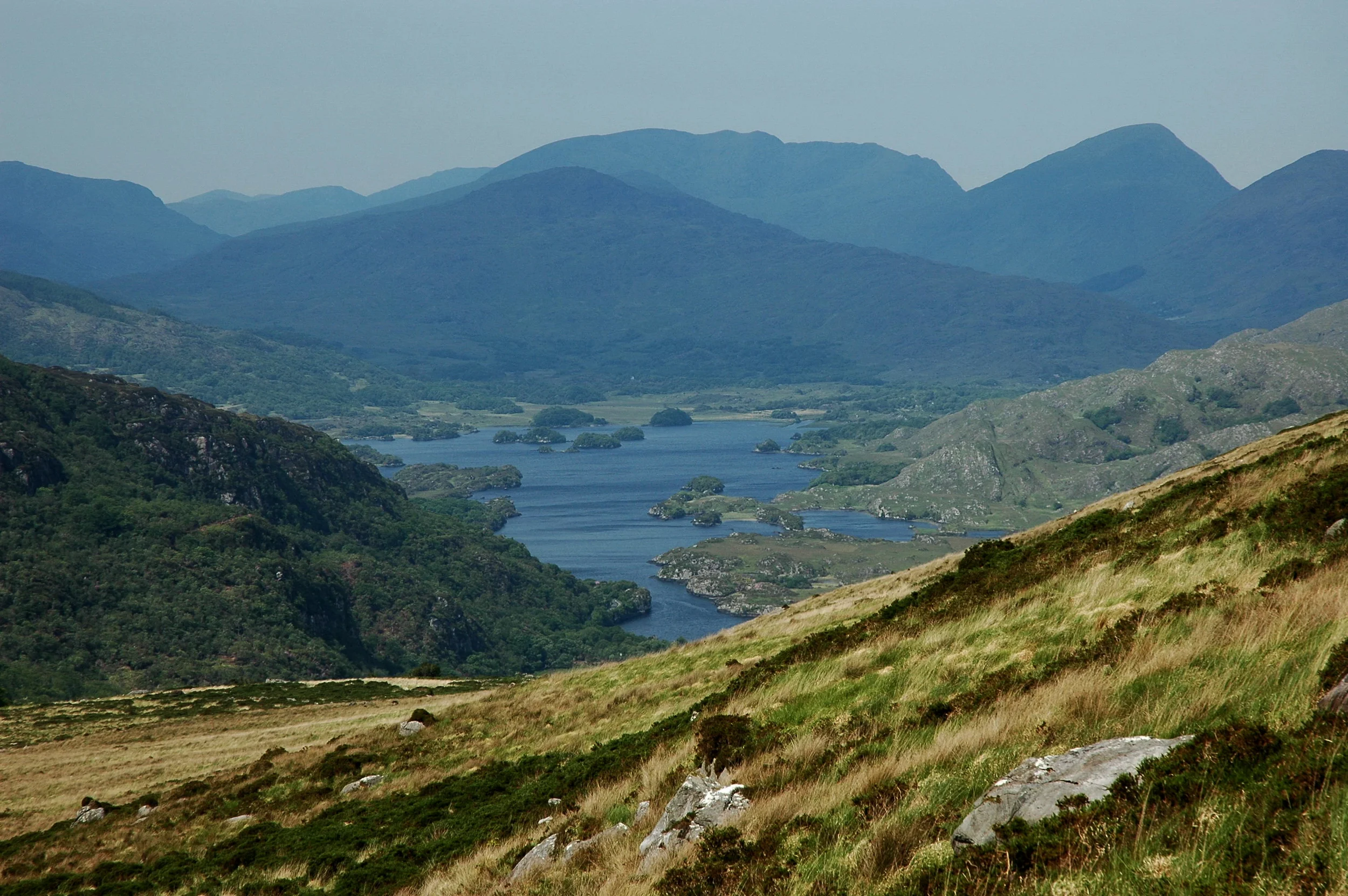 LANDSCAPE - MOUNTAIN, LAKE & VALLEY(Jerry O'Grady).JPG