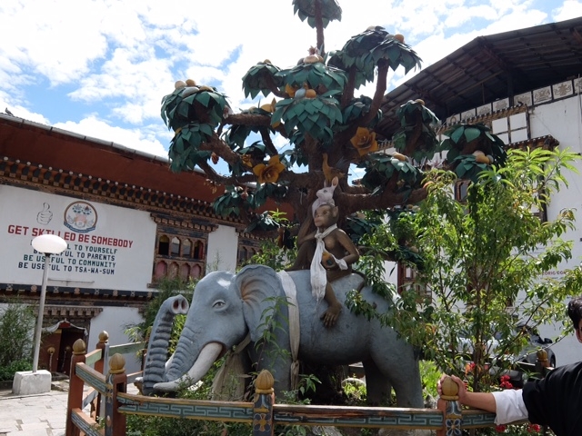 Sculpture of the "The Four Friends." (Photo by author, 2016)