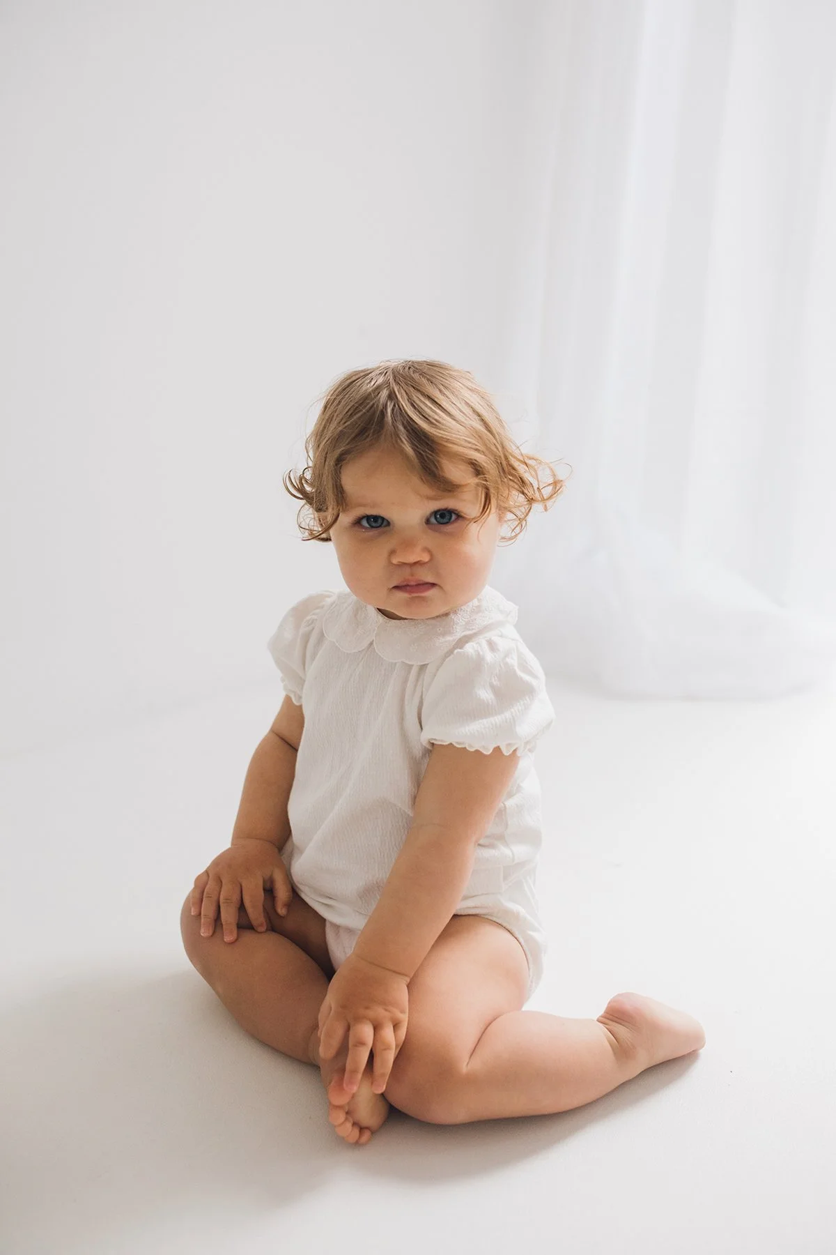 Nottinghamshire cake smash, cake smash Leicestershire, cake smash photoshoot in nottingham, 1st birthday shoot Leicestershire, 1st birthday photoshoot, 1st birthday photos Nottinghamshire