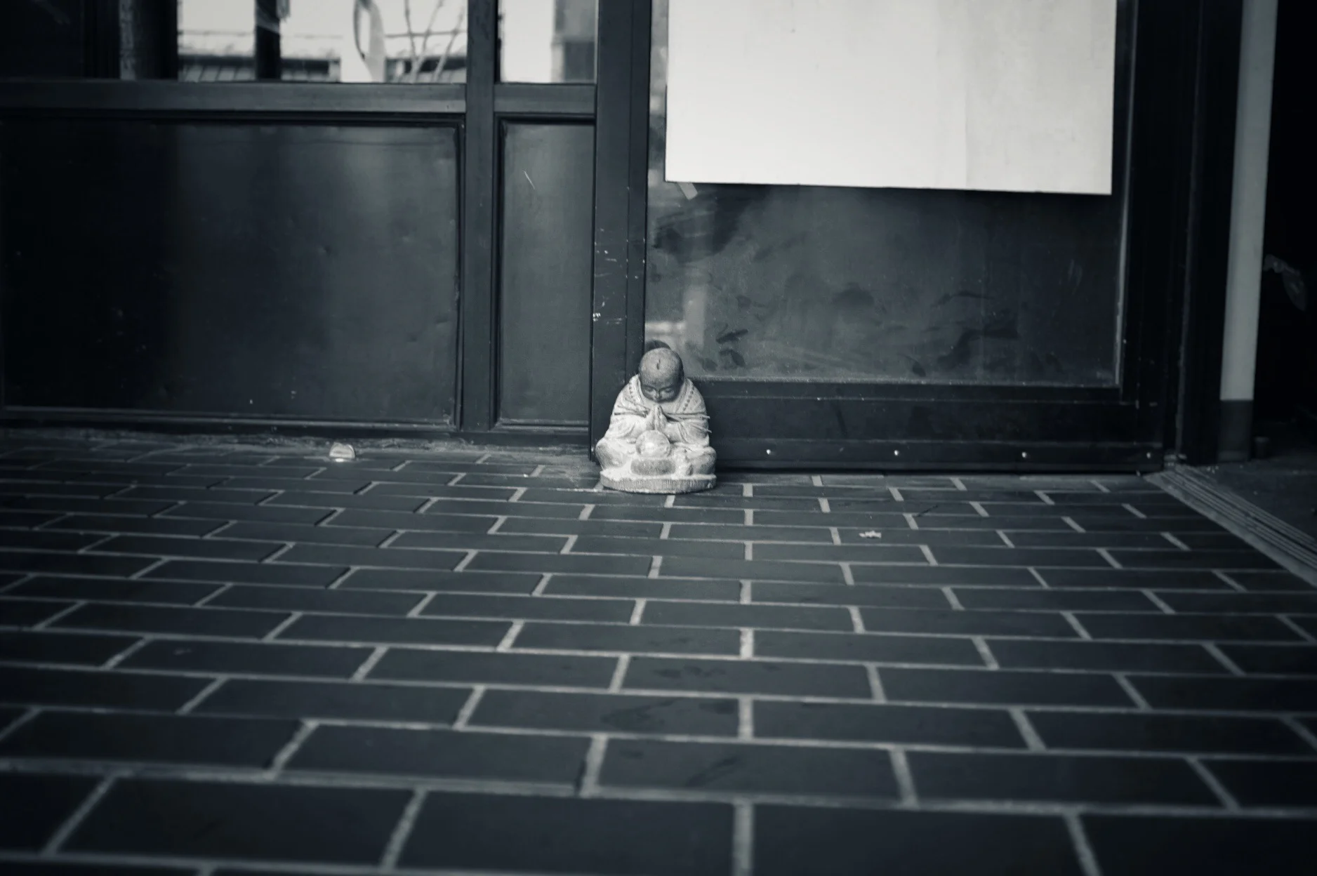 There is a gap, a silence and emptiness, where there is not thought between you and existence.