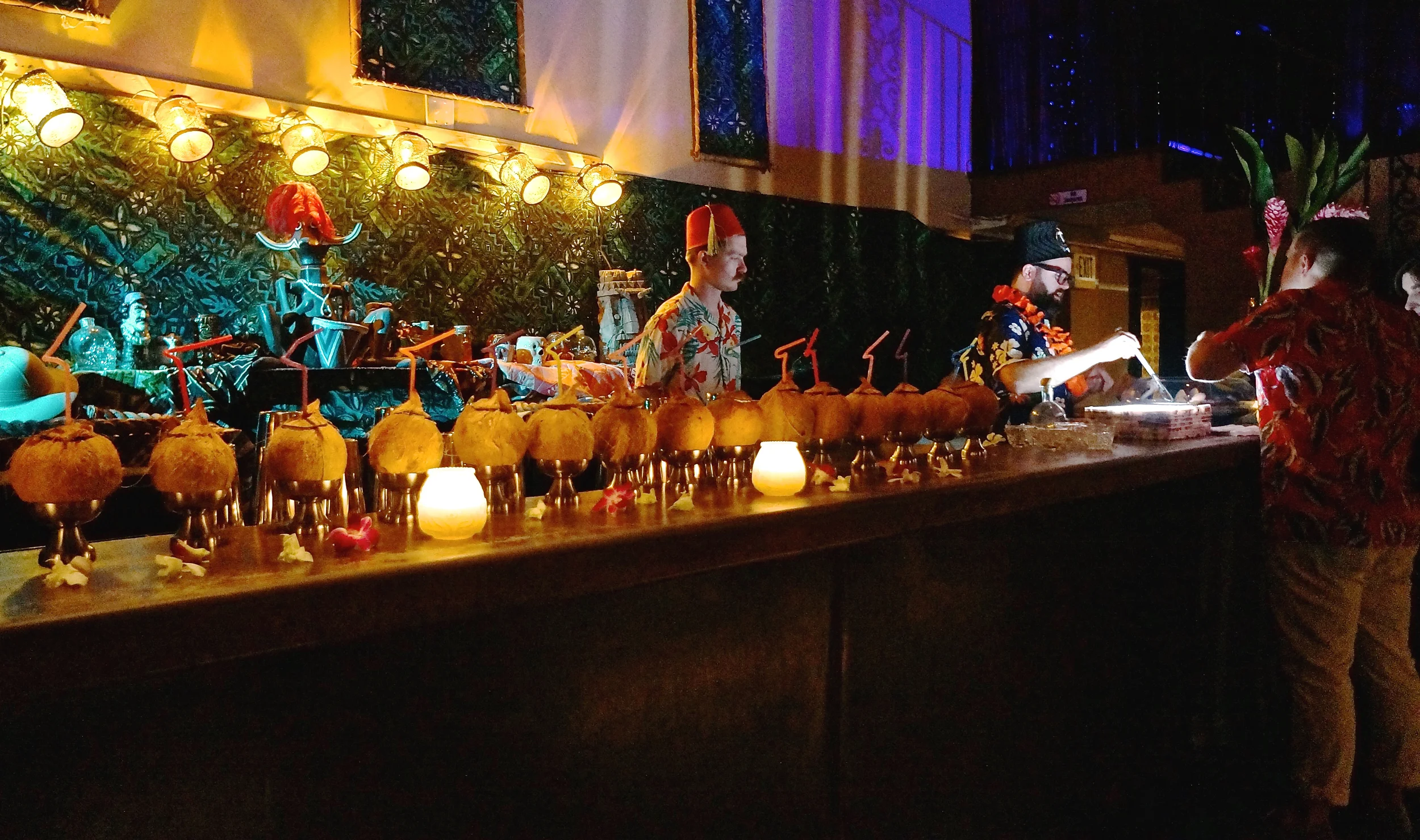 coconut-club-pre-dinner-drinks.jpg