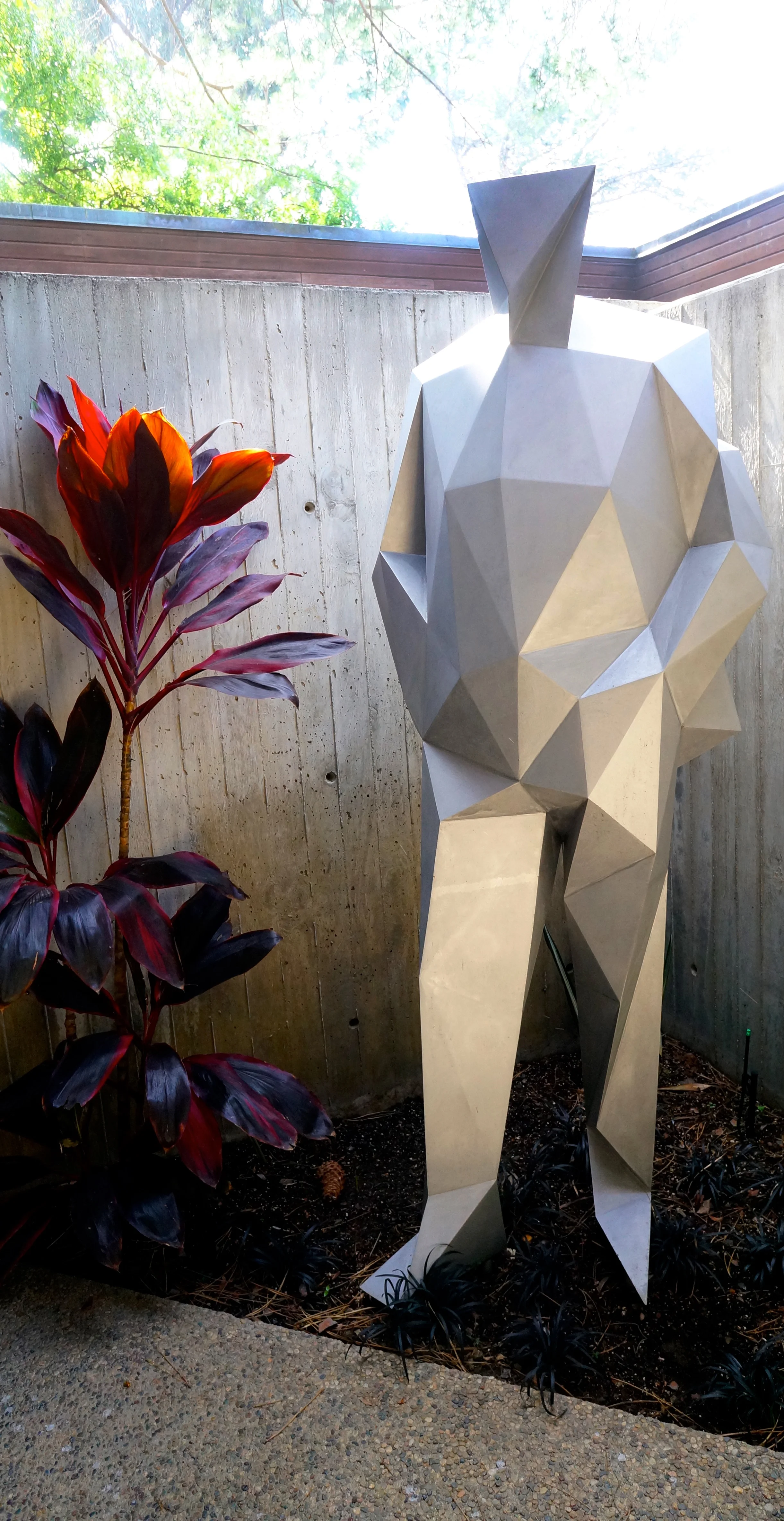 sheats-goldstein-residence-lautner-statue.jpg