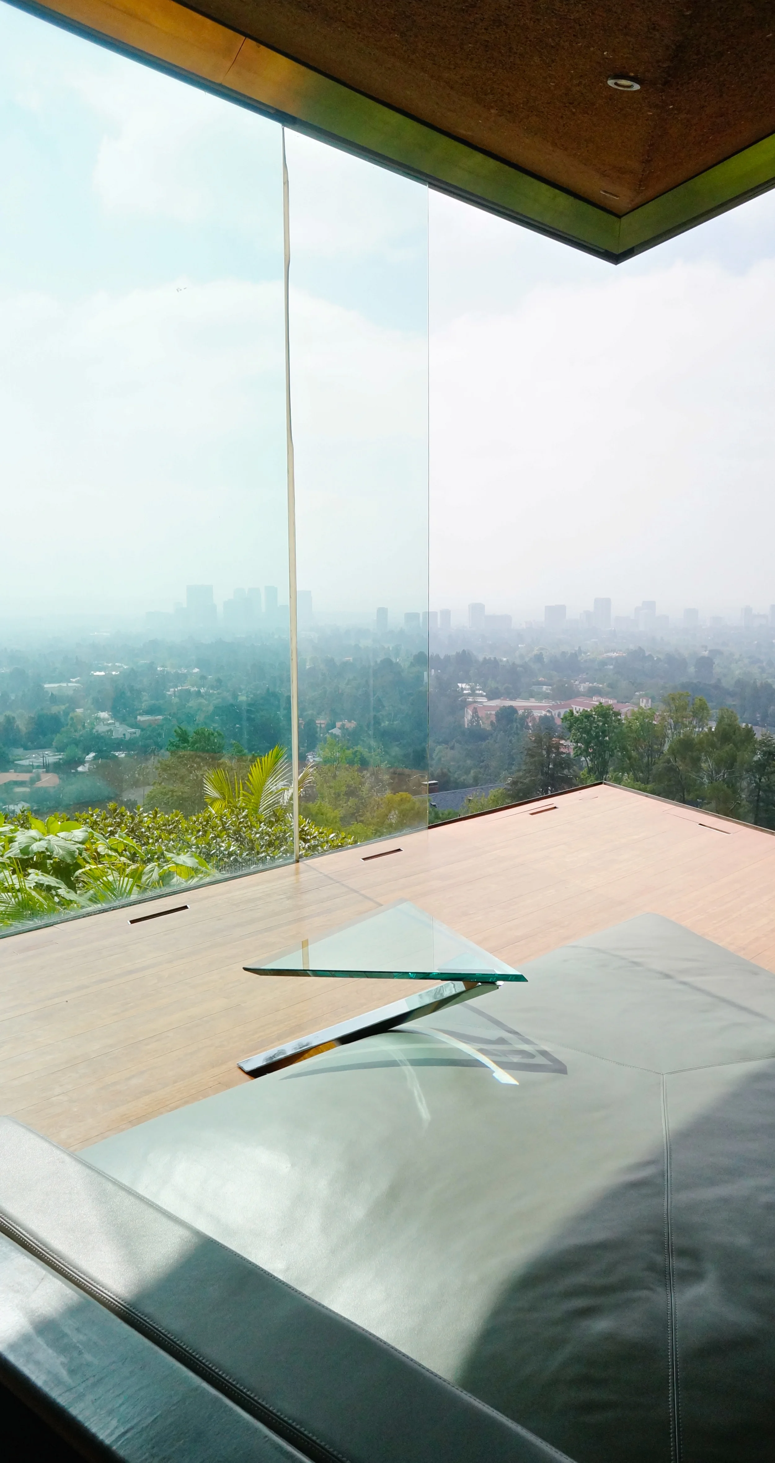 sheats-goldstein-residence-bedroom.jpg