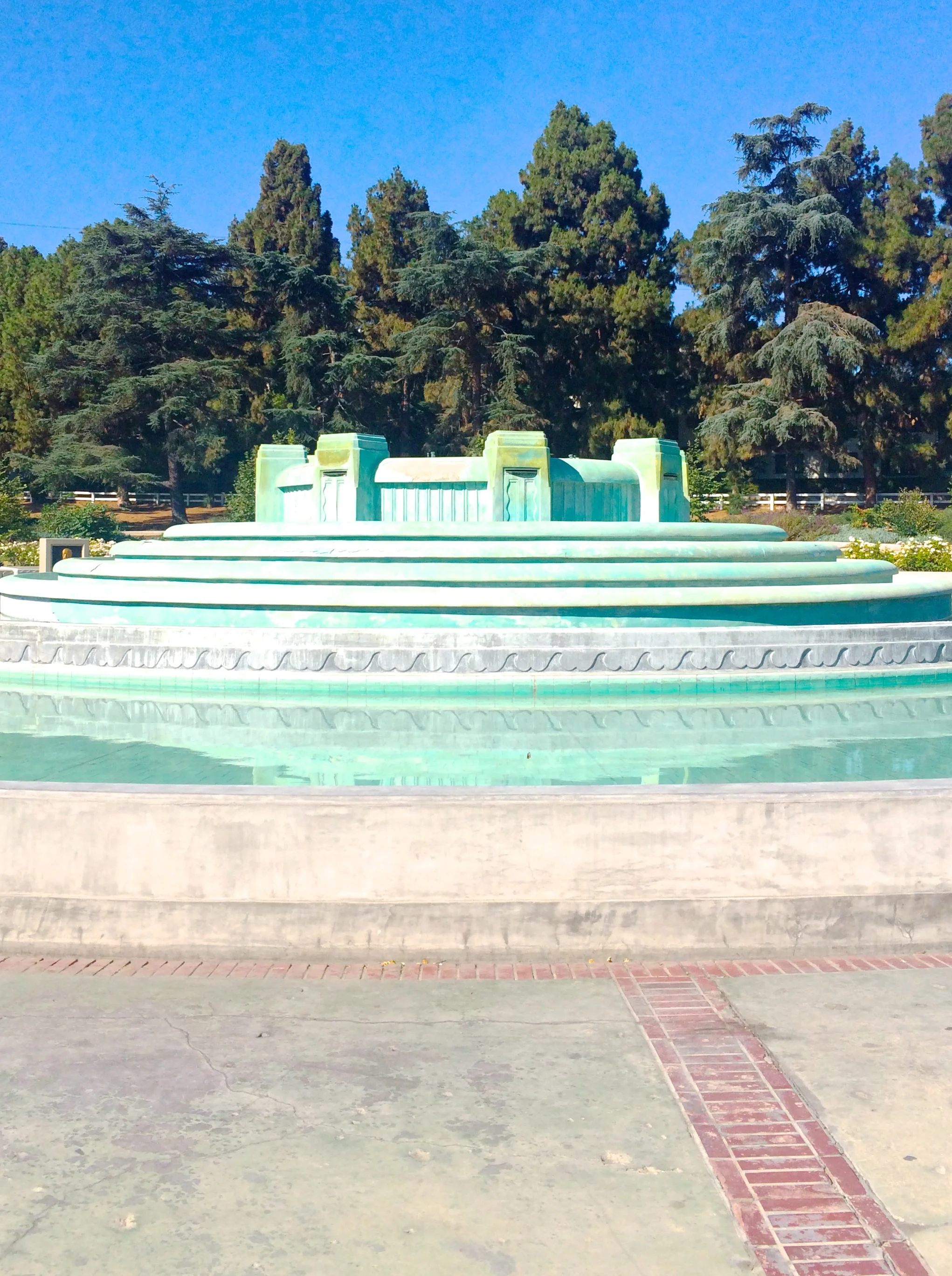 los-feliz-art-deco-fountain.jpg