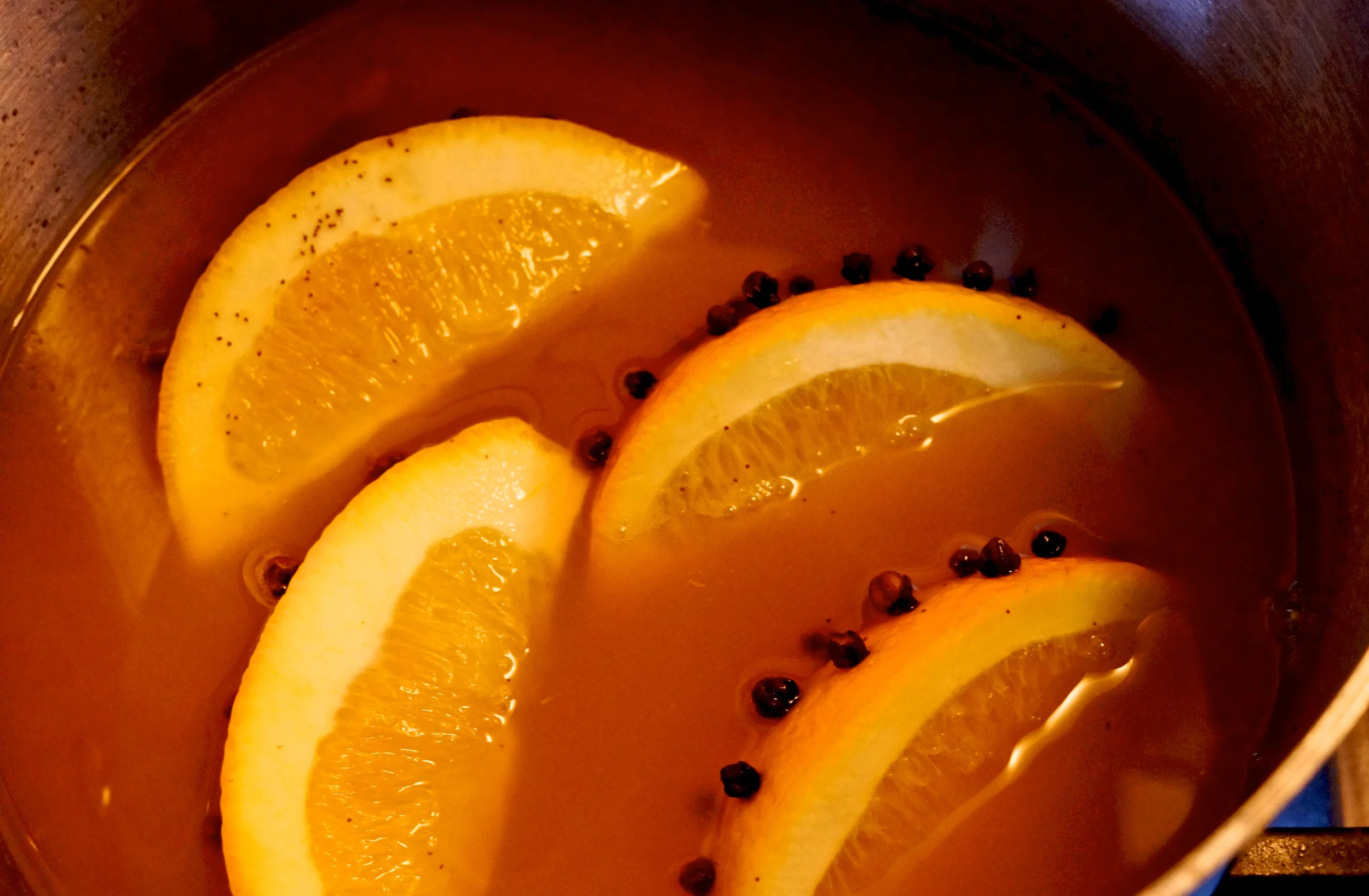 hot-rum-cider-punch-pot.jpg
