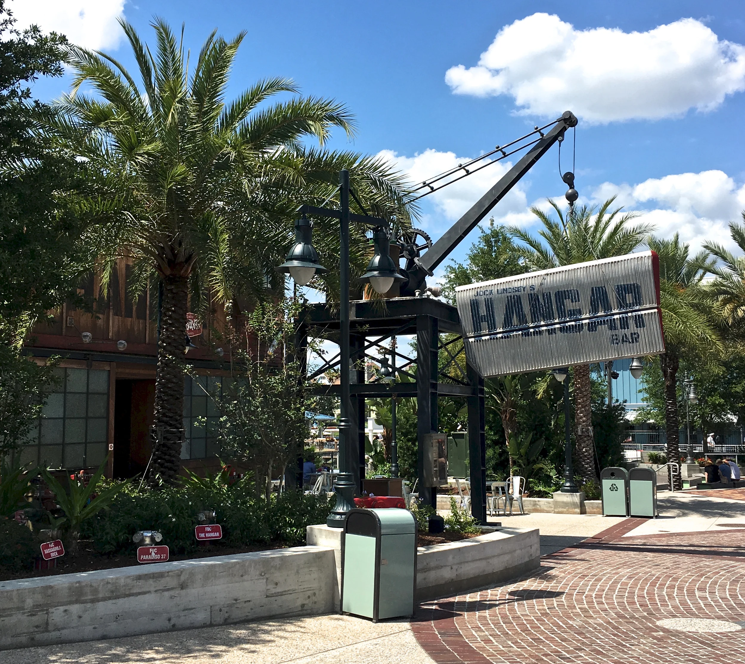 jock-lindseys-hangar-bar-sign.jpg