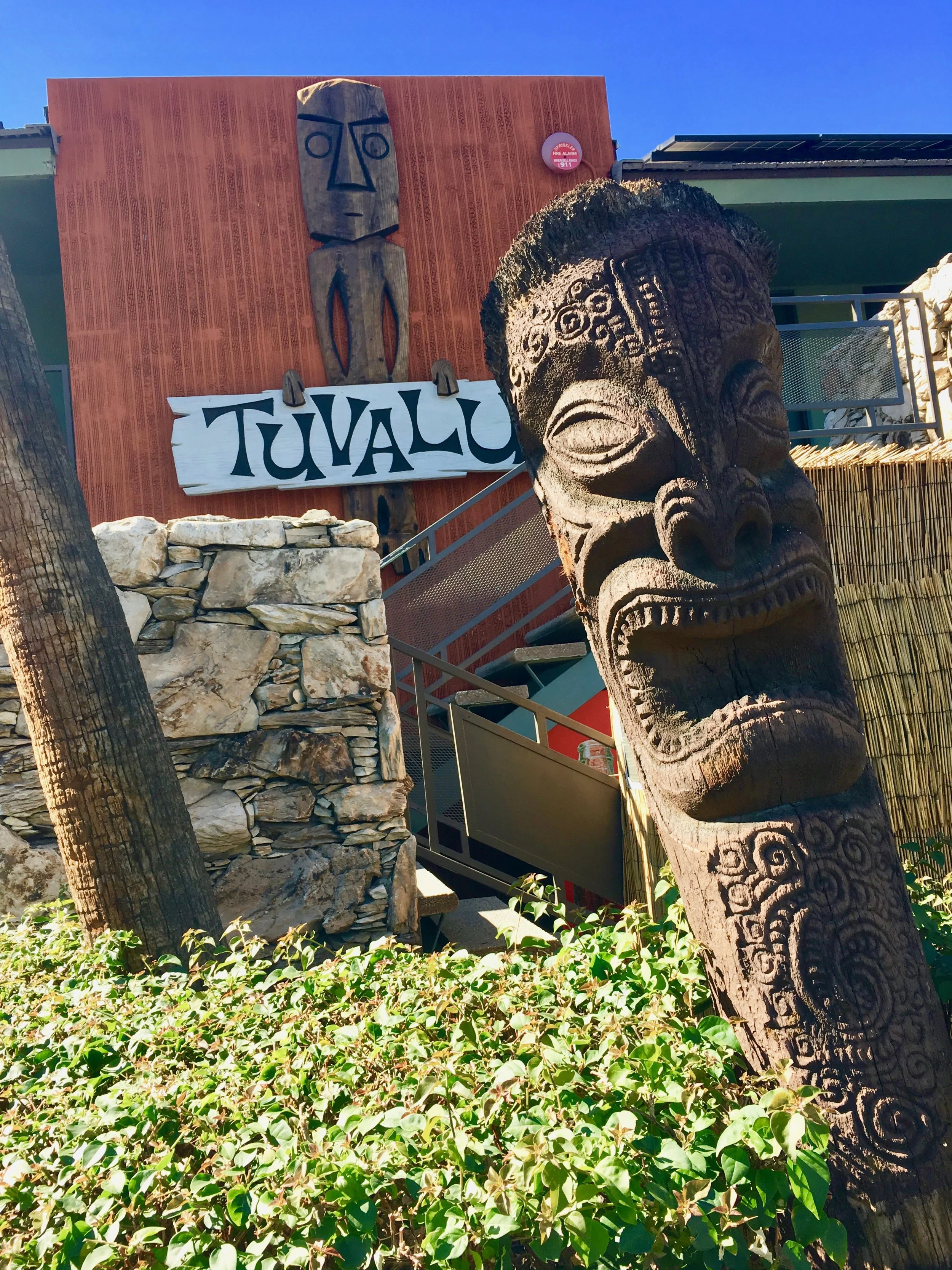 caliente-tropics-tiki-palm-springs.jpg