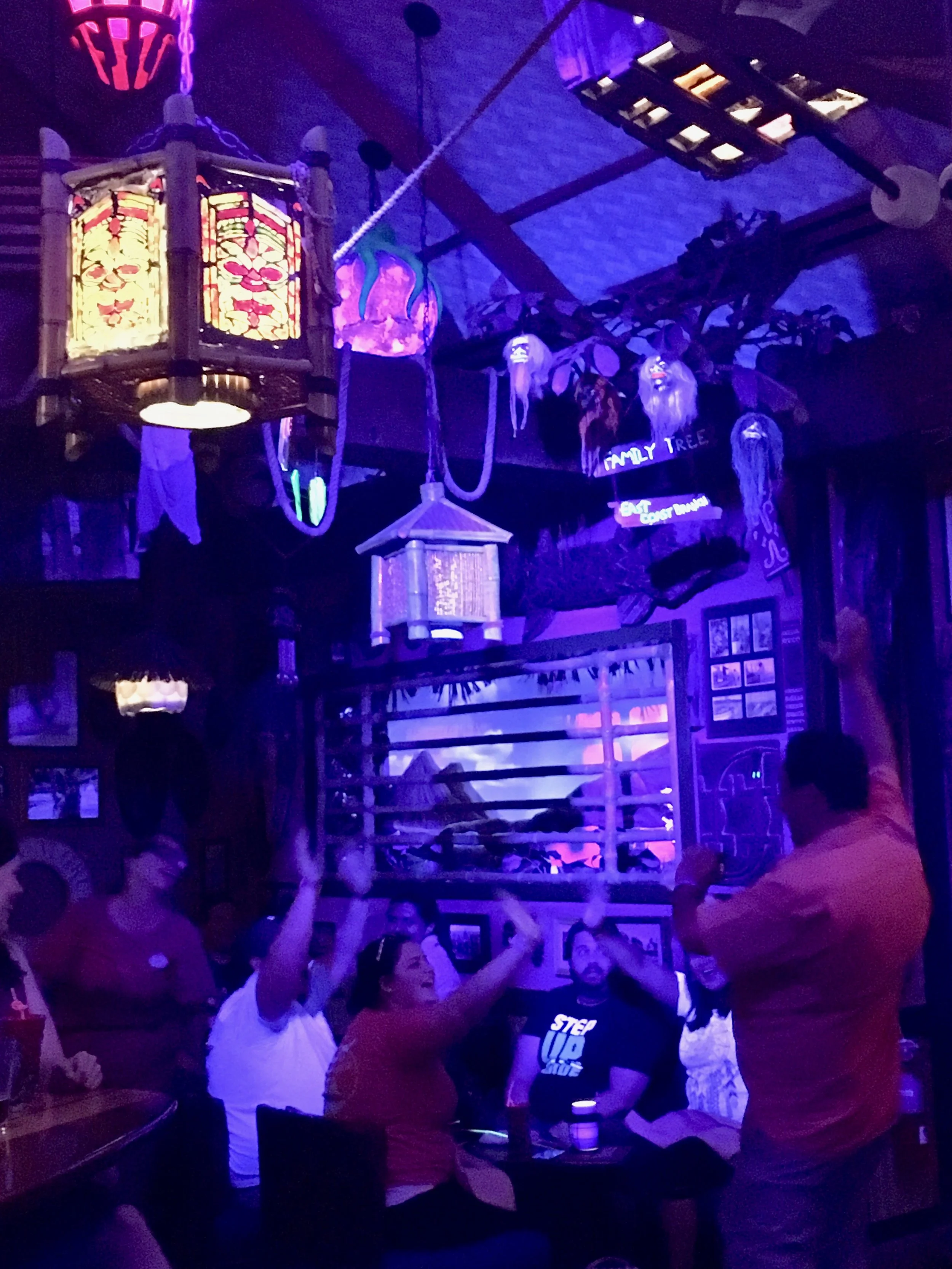 trader-sams-grog-grotto-special-effects.jpg