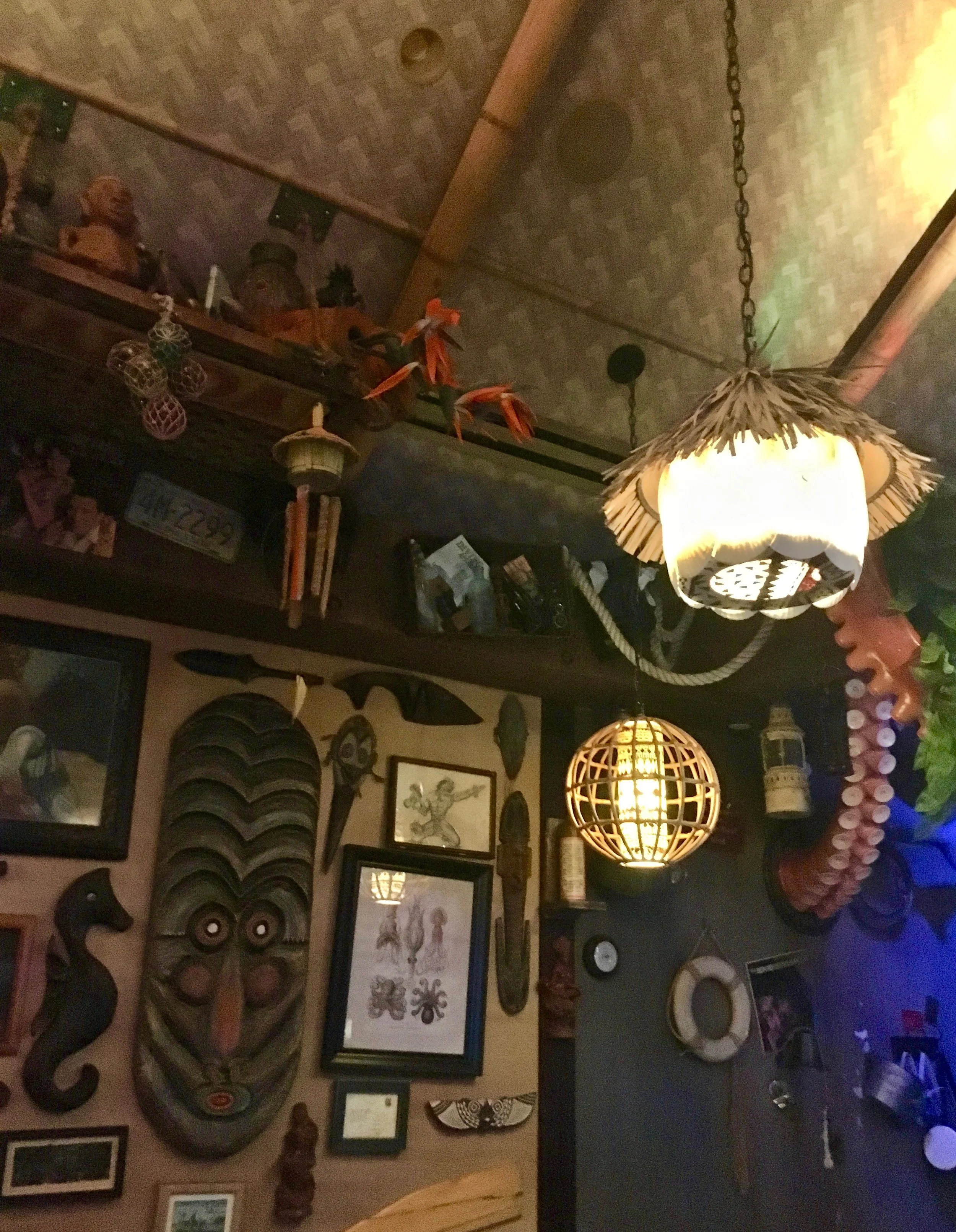 trader-sams-grog-grotto-decor.jpg