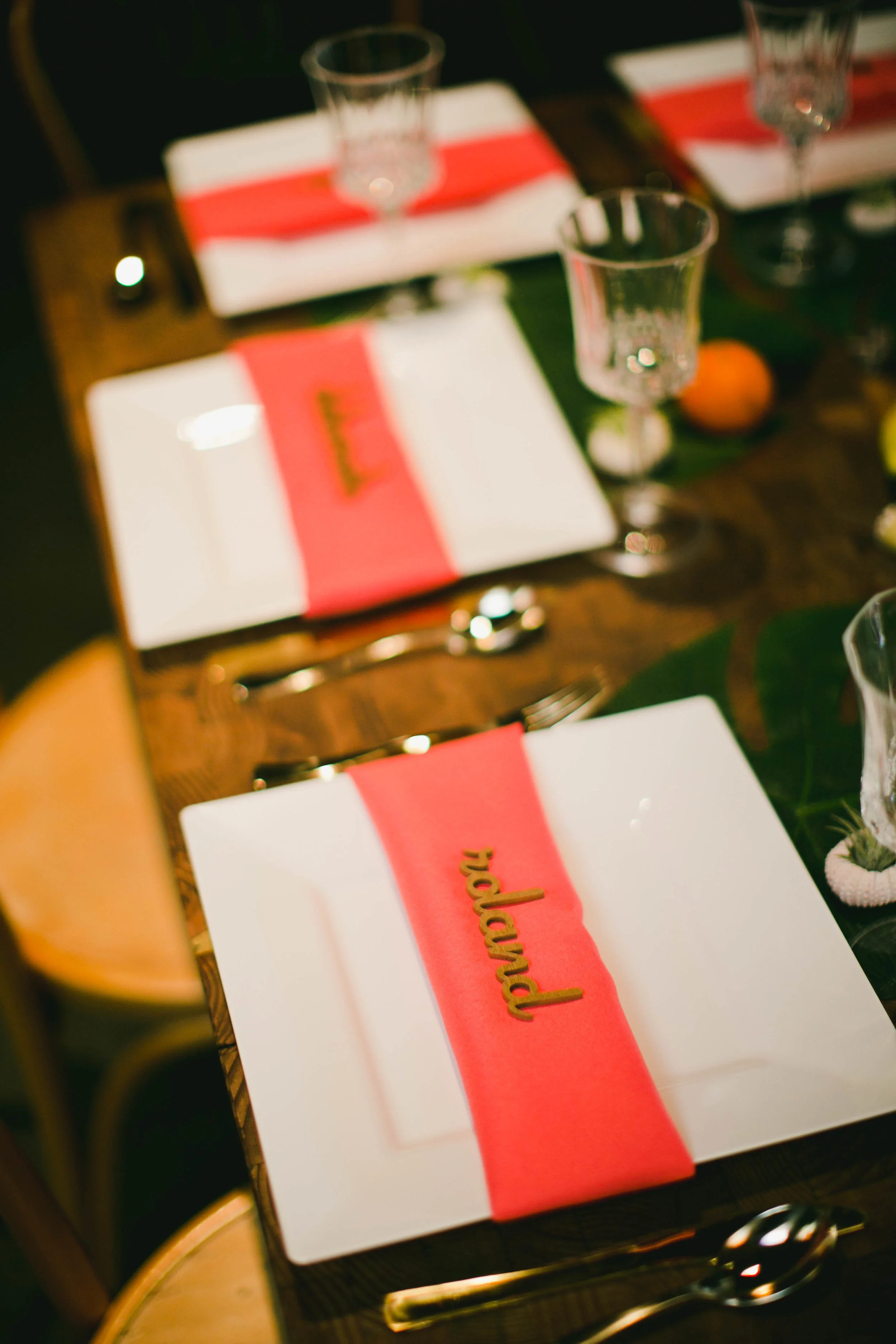 modern-tiki-wedding-place-settings.jpg