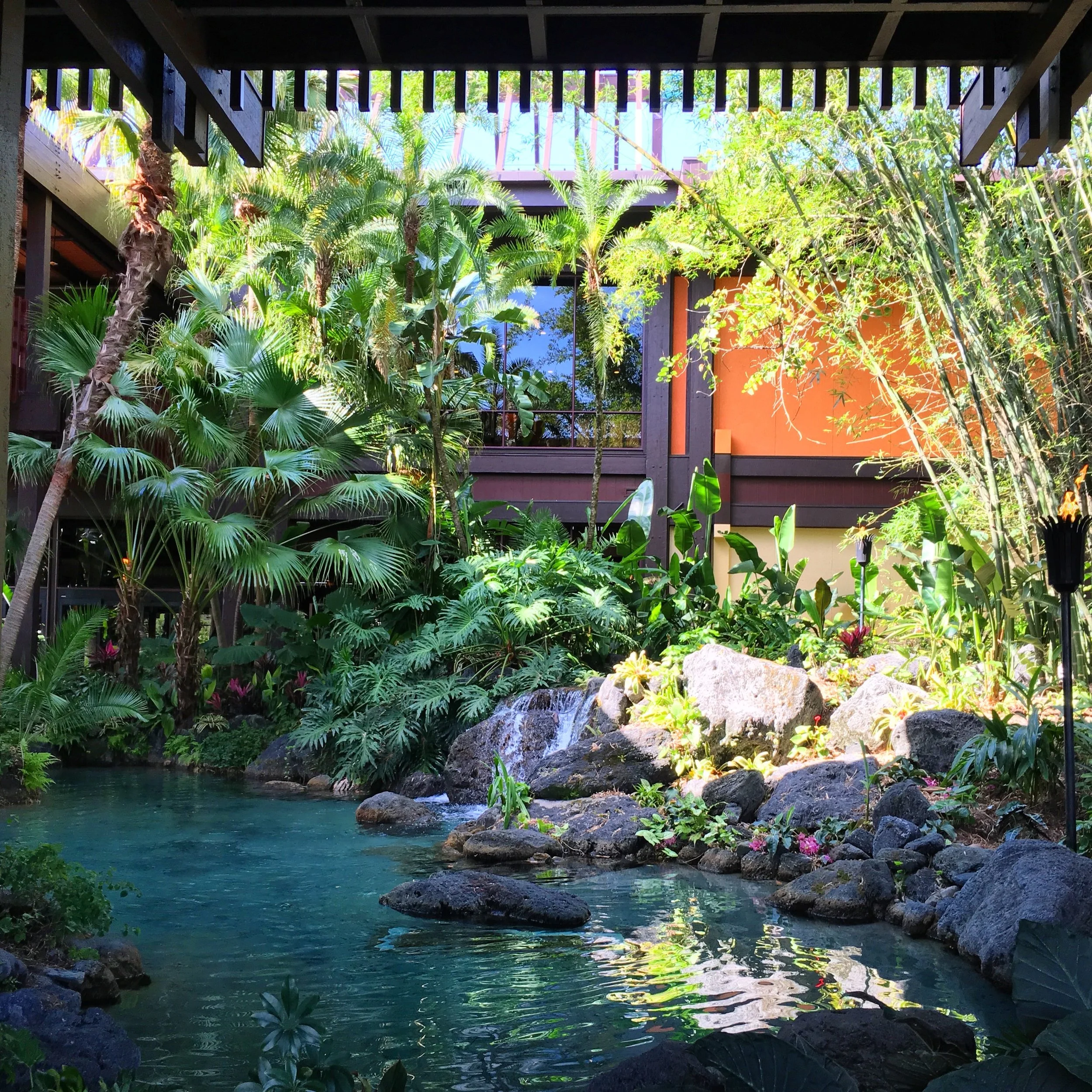 polynesian-resort-walt-disney-world.jpg
