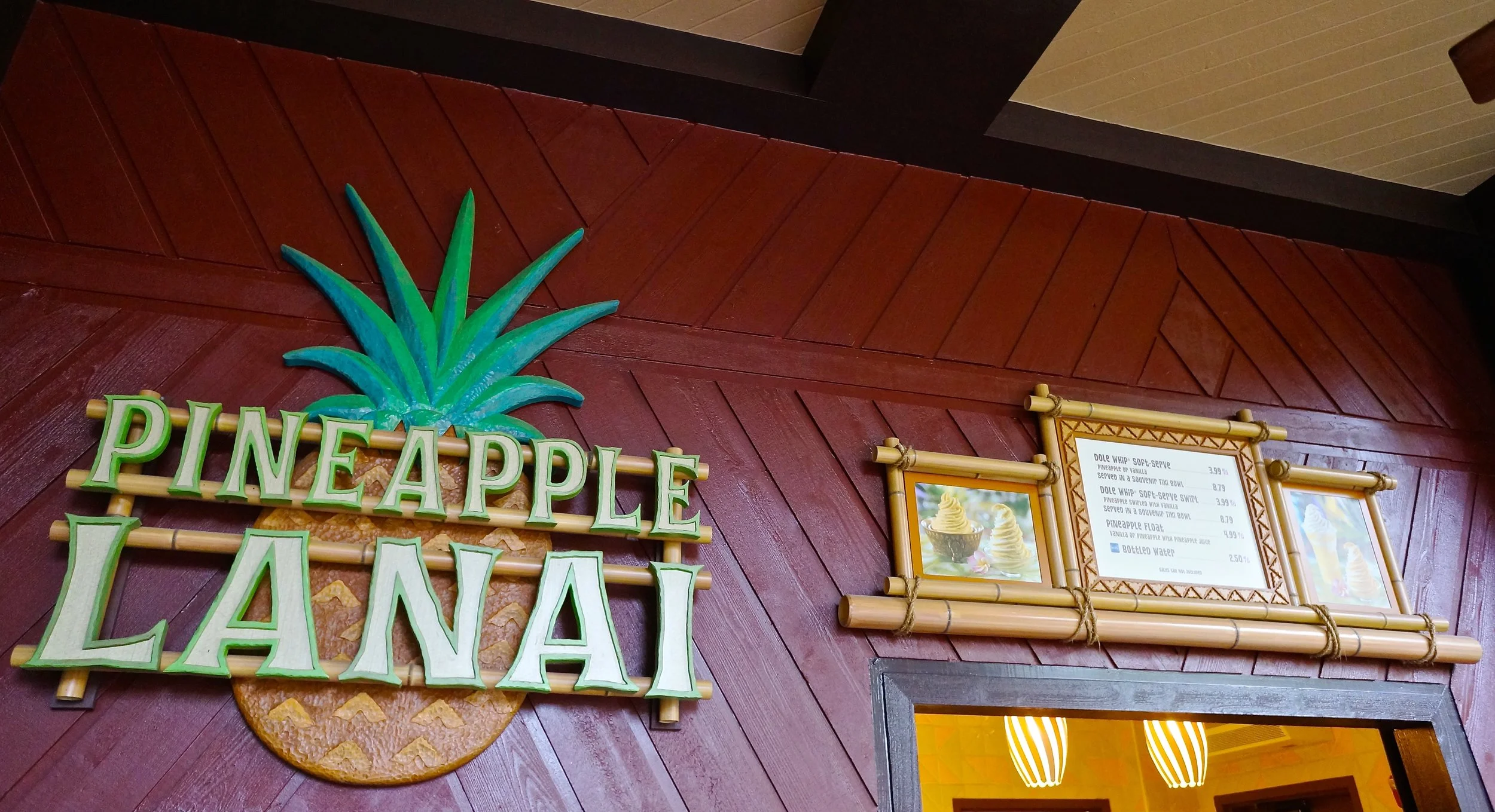 pineapple-lanai-polynesian.jpg