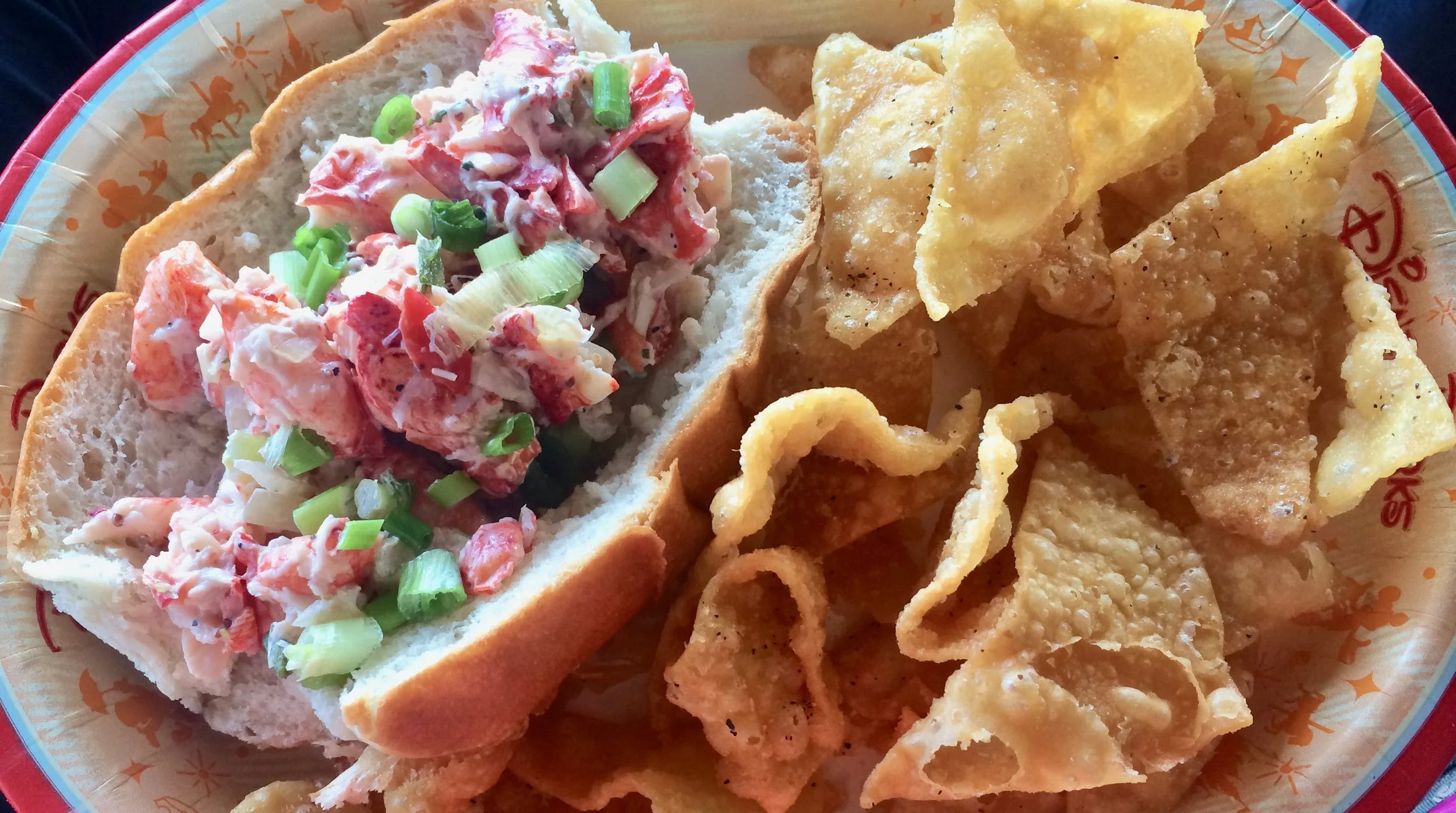 capn-cooks-lobster-roll.jpg