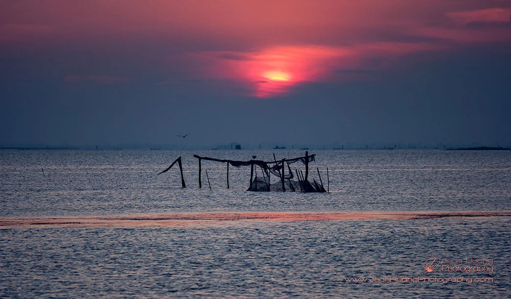 Sunset-on-Fire-in-Lagoon-Pellestrina-Island-Venice-Italy-Copyright-Jean-Huang-Photography