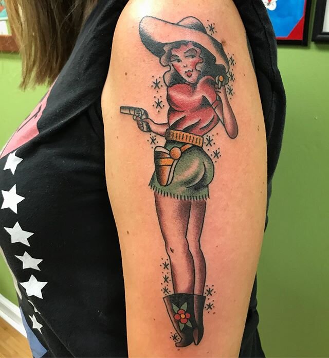 Tattooed this pinup for Megan. Thank you! For booking, email asacastle@gmail.com I'm falling behind on my Instagram messages, but trying to keep up with my emails as best as I'm able.