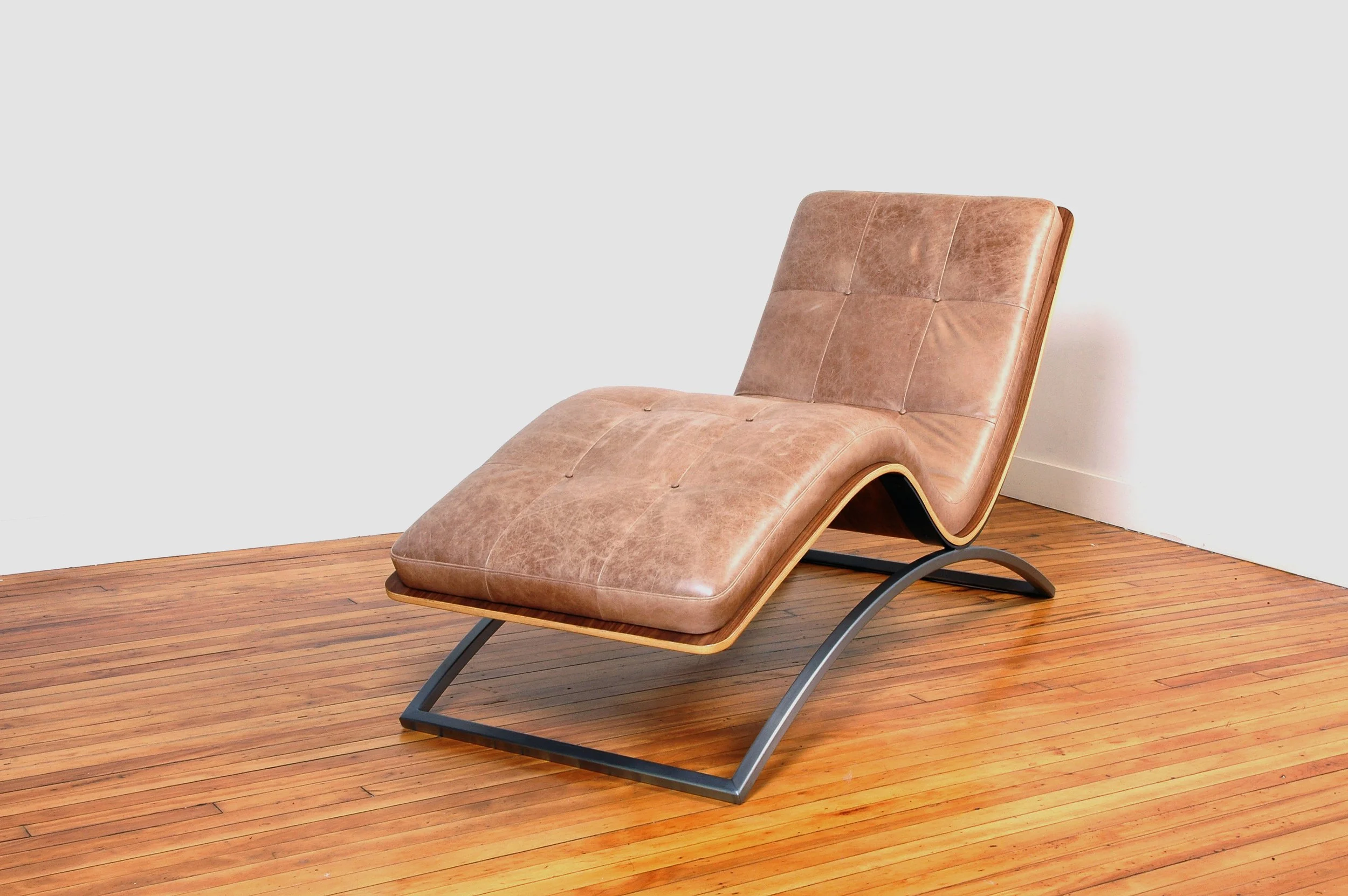 Leather Chaise 1.jpg