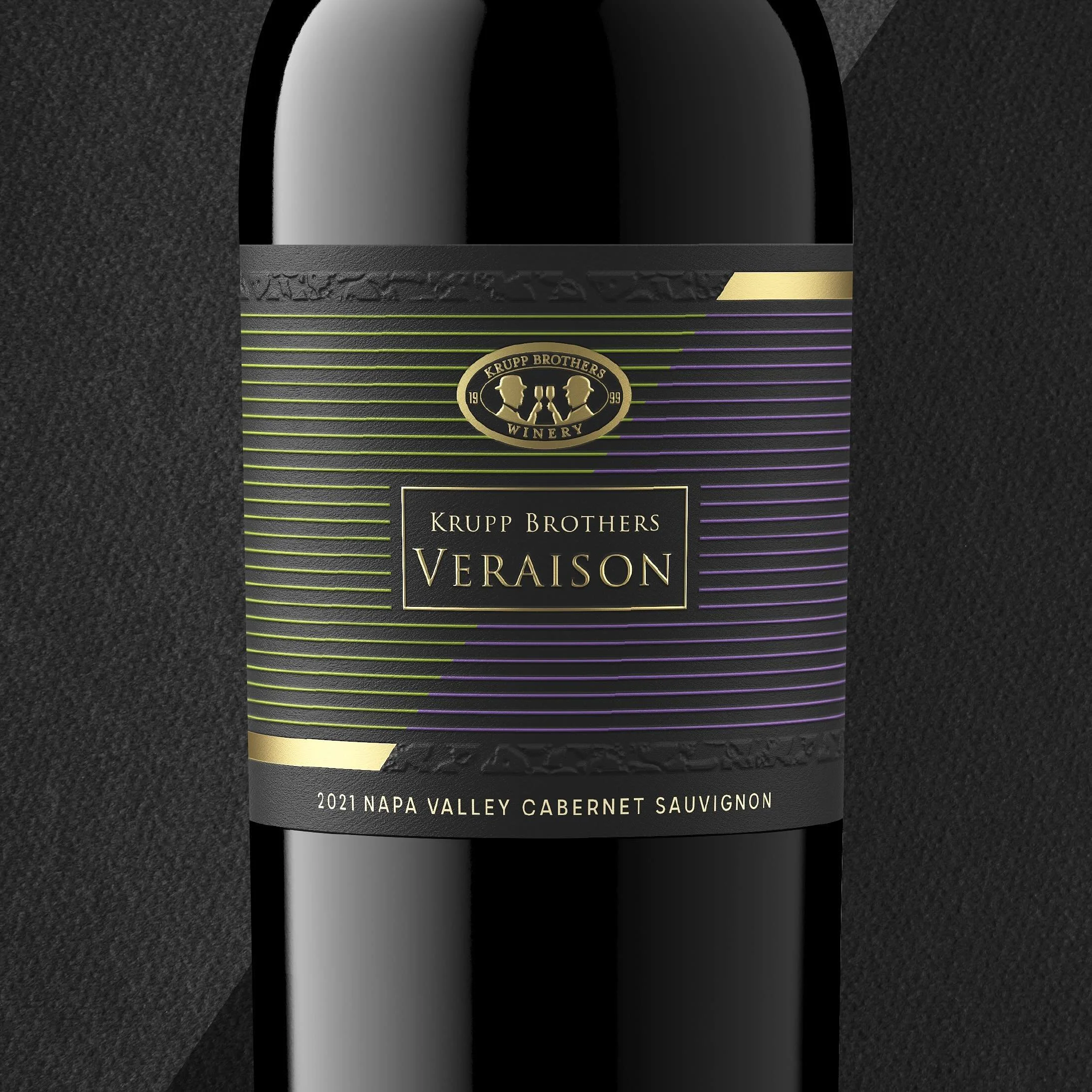 Wine label update

Veraison wine label redesign for Krupp Brothers Winery.

Veraison is the onset of the color change that happens to the grape berries when they&rsquo;re ripening on the vine. The label represents the transition of the grape berry fr