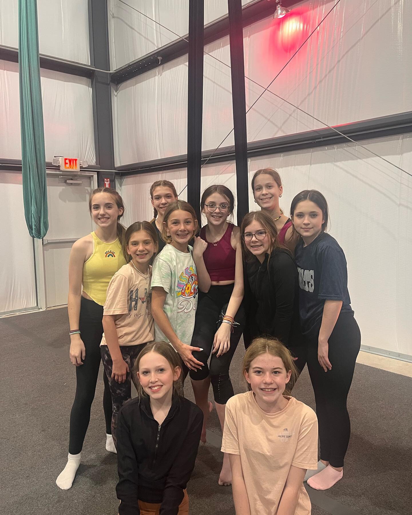 These aerial cuties partied hard for their bestie&rsquo;s 13th!🥳🎉

-&gt;Swipe to see the silly face🤪 
&bull;
&bull;
&bull;
#axisaerialarts #birthdaygirl #partyideas #partyideasforkids #partyideasgroup #tomballaerial #houstonaerial #littleaerialist