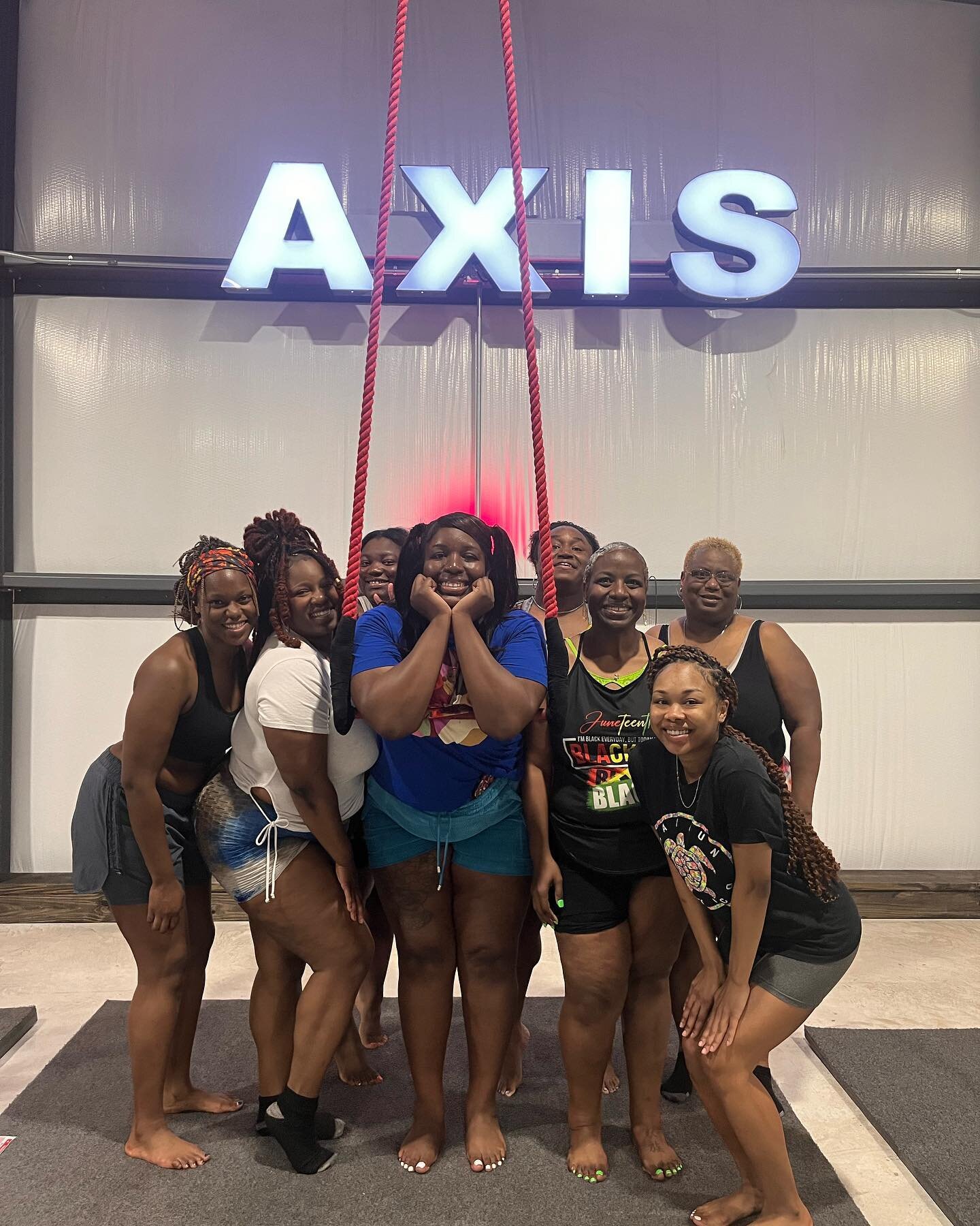 Thanks for partying with Axis! 🎉 
&bull;
&bull;
&bull;
#axisaerialarts #birthdaygirl #birthdayfun #partyideas #tomballtx #tomballtexas #tomballparties #birthdayqueen