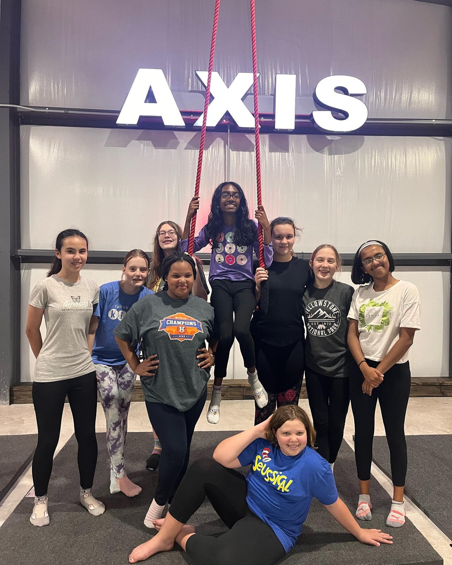 Girl Scout bonding party at Axis was a blast! 🦋
&bull;
&bull;
&bull;
#axisaerialarts #teambonding #partyideasforkids #partyinspiration #partytime #tomballtx #tomballtexas #littleaerialist #partykids