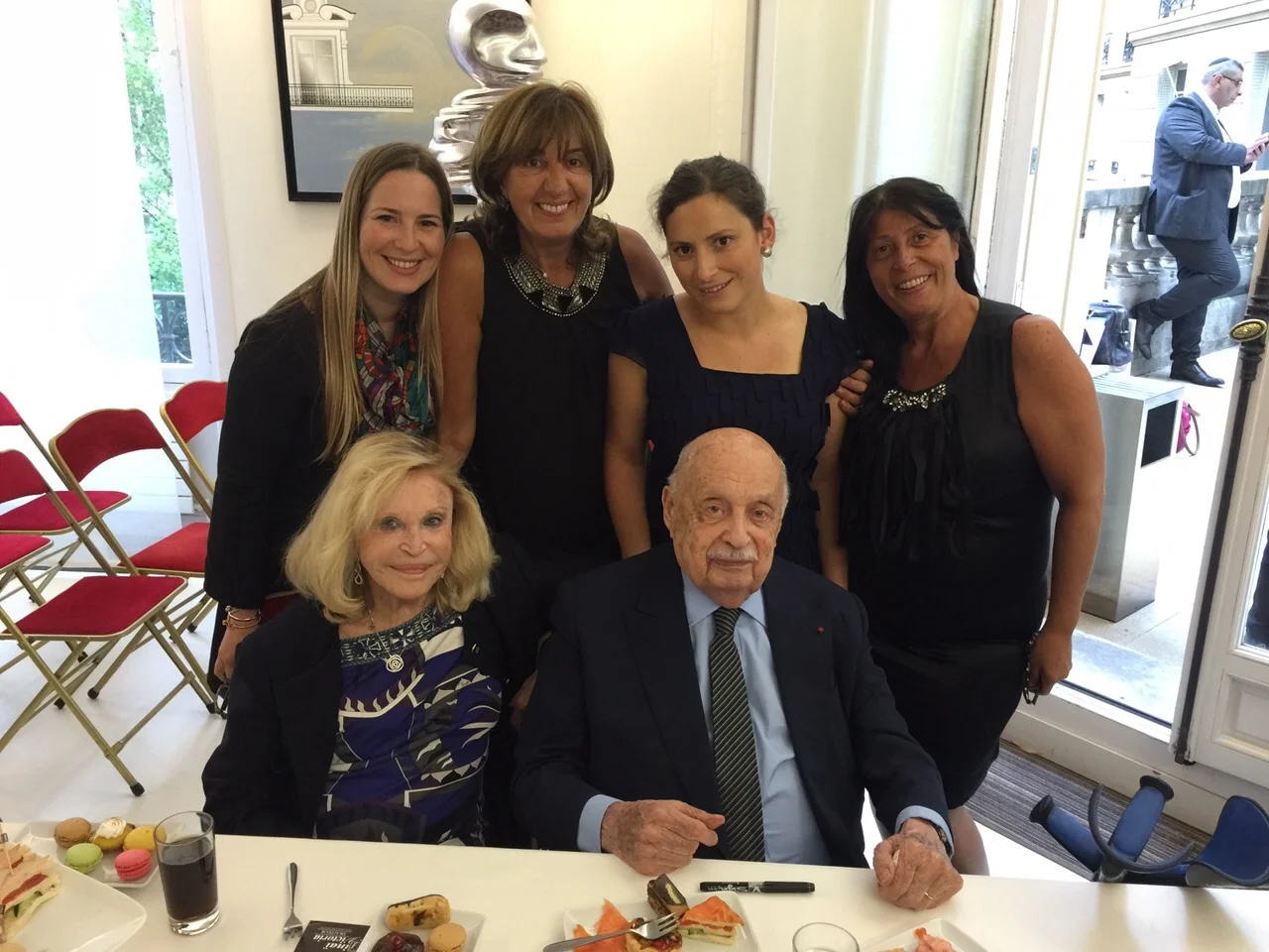 Emilie Duret, descendante de Justes, Sabrina Allouche, Isabelle Becchia, descendante de Justes, Nadine Blaish, bénévole de la FFI. Mme et M. Paul Schaffer