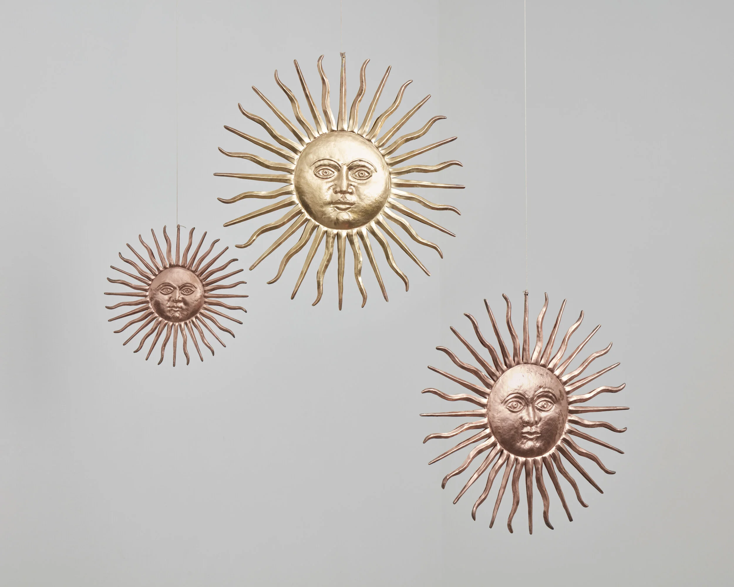 (Millones de) soles . 2019. En colaboración con Pachacutec Huamán. Cobre y bronce 87 x 92 x 30 cm. aproximadamente.