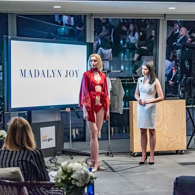 A couple final photos from the @fashionscholarshipfund pitch event just because it was such a fun and magical event! Top 5 finalists are announced later this month! 🤞🏼✨ #madalynjoydesigns #ymafsf