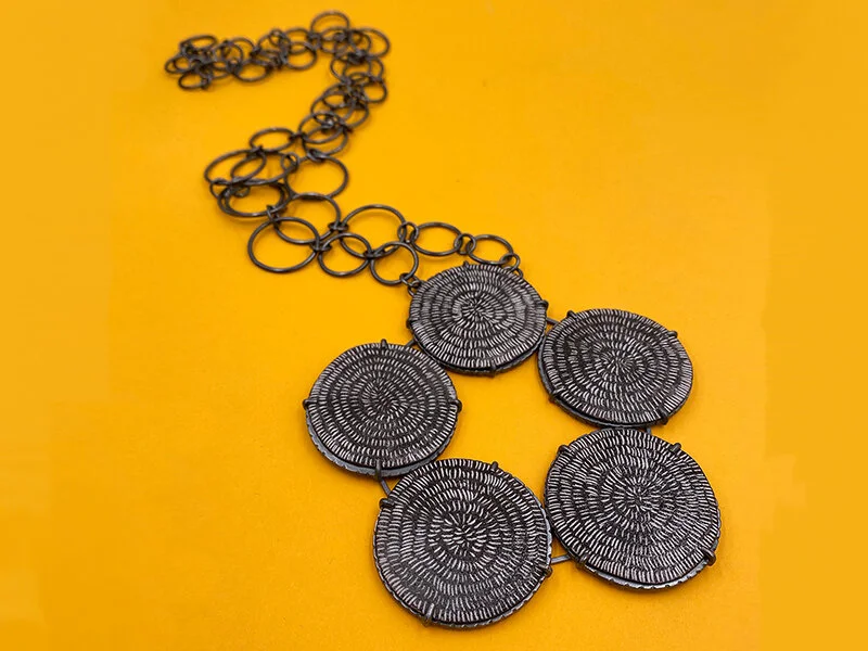 Art Jewelry Forum: On Offer