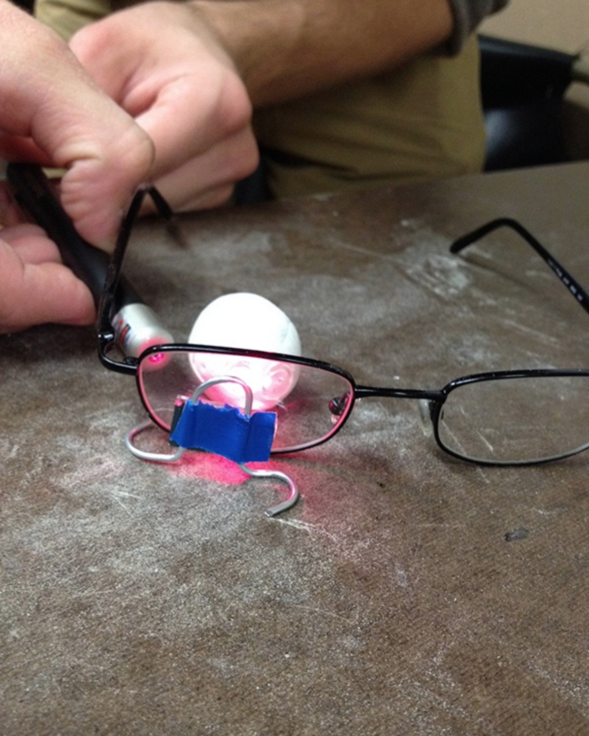 Testing hot mirrors concept for eye tracking