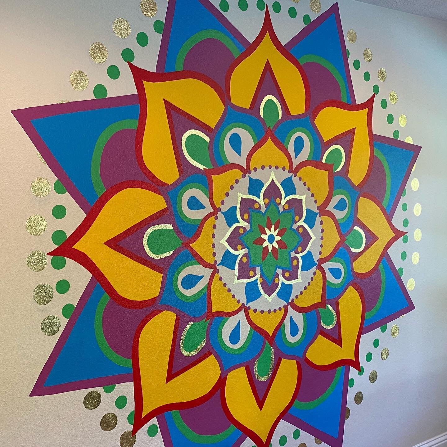 Finished this fun mandala design and peacock pattern, and added some gold leaf for extra interest. #mandala #mural #liampaintswalls #oregonpainters #portlandartist