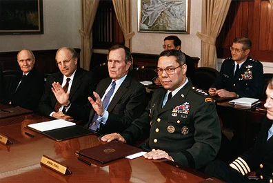 National Security Adviser Brent Scowcroft, Secretary of Defense Richard V. Cheney, President George H.W. Bush and the Chairman of the Joint Chiefs of Staff, General Colin Powell, during Operation Desert Storm, 1991. (Carol T. Powers)