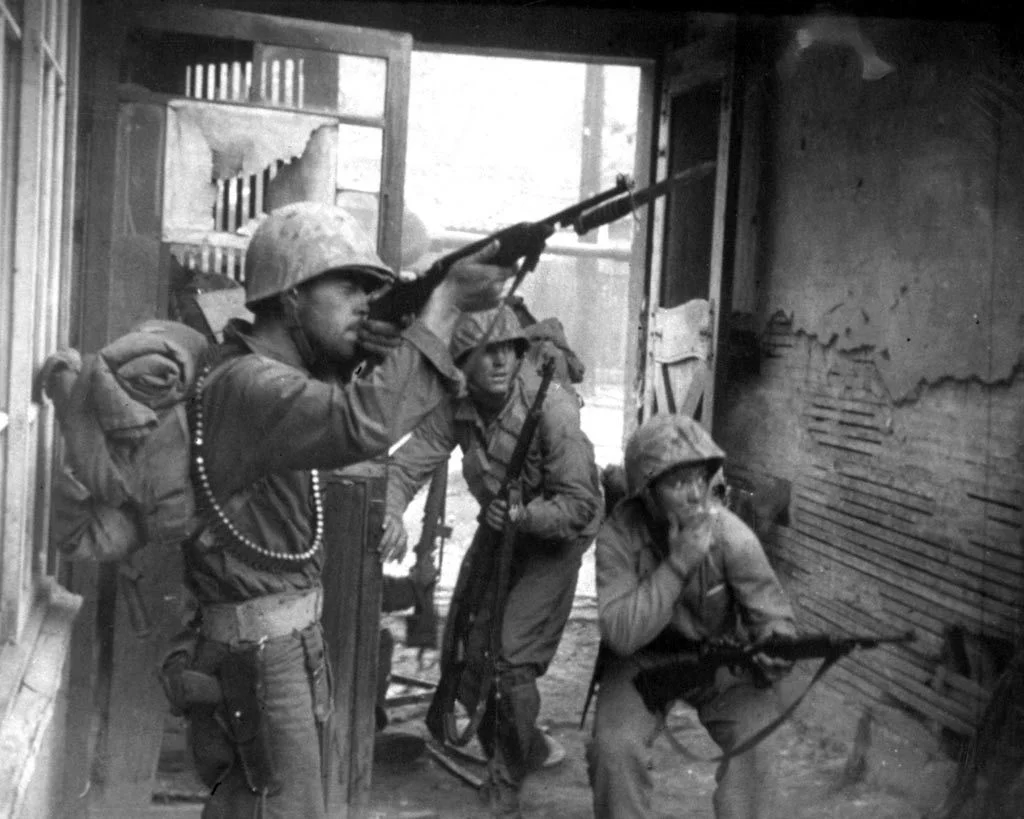 United Nations troops fighting in the streets of Seoul, Korea, Sept. 20, 1950. (Korean War Signal Corps Photograph Collection)