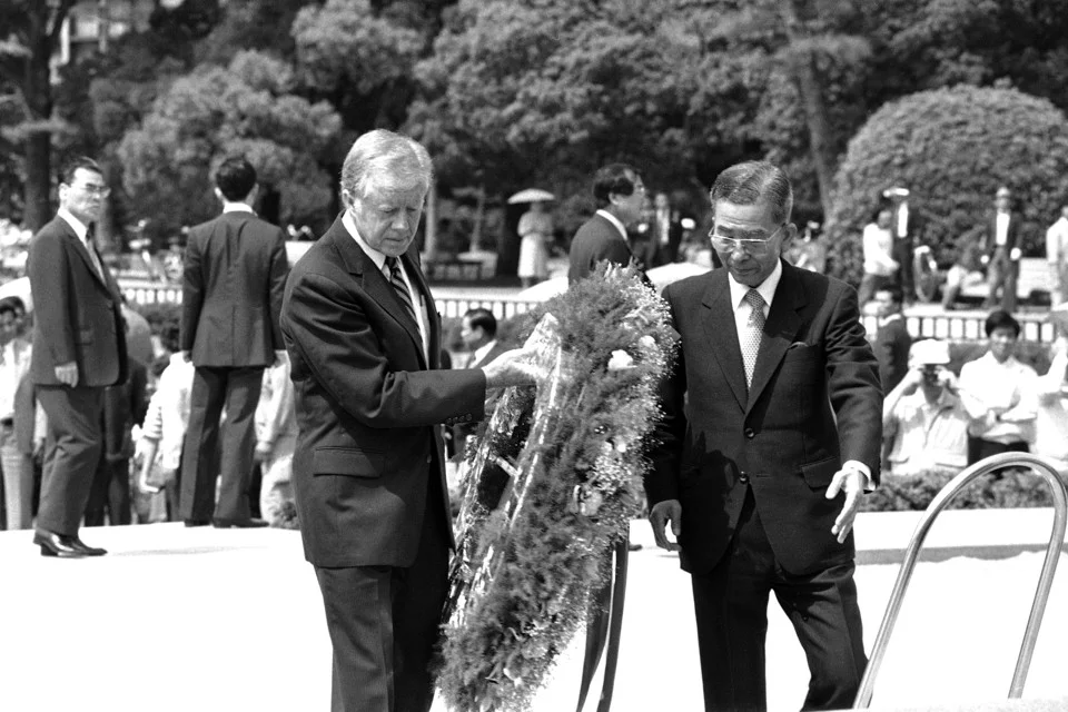 Former President Carter laying a wreath at the Hiroshima Peace Park, 5 May 1984. (Katsumi Kasahara/AP)