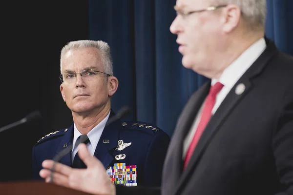 Air Force Gen. Paul J. Selva, vice chairman of the Joint Chiefs of Staff, joins Deputy Defense Secretary Bob Work (DoD photo)