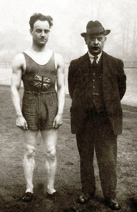 Willie Applegarth and Sam Mussabini at the 1912 Olympics ( Public Domain )