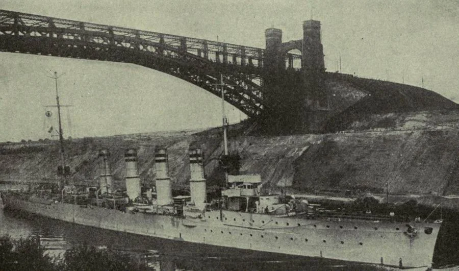 SMS Breslau, a Magdeburg-class cruiser passing in the Kiel Canal, which connected the Baltic Sea with the North Sea.