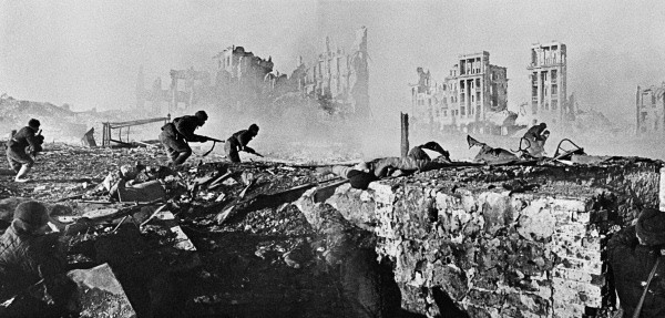 Soviet soldiers in Stalingrad, February 1943. (Wikimedia)