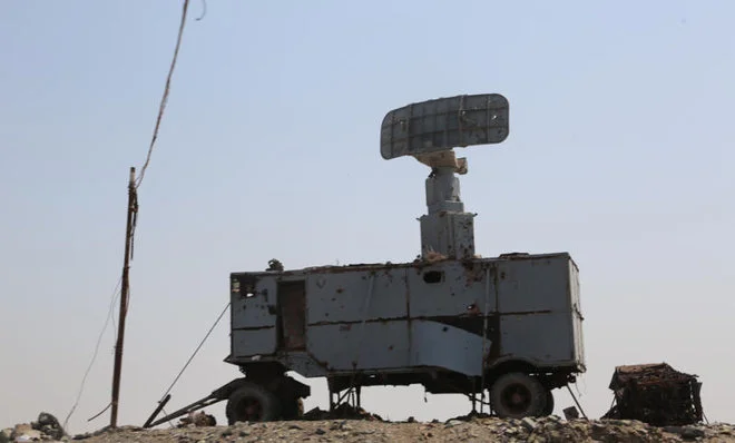 A radar in the Yemeni port city of Hodeidah, destroyed by U.S. Navy missile strikes. (AFP)