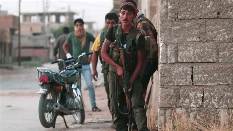 YPG fighters in Hasakah clash with Syrian forces, August 21, 2016 (Photo: Reuters)