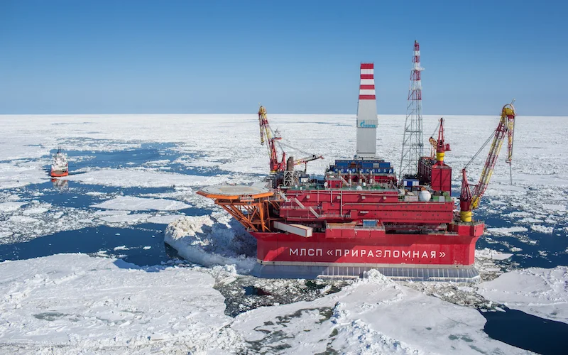 The Prirazlomnoye platform is located on the Pechora Sea shelf 60 kilometerss offshore (at the Prirazlomnoye oilfield) and is designed to operate in extreme weather conditions. (Gazprom)
