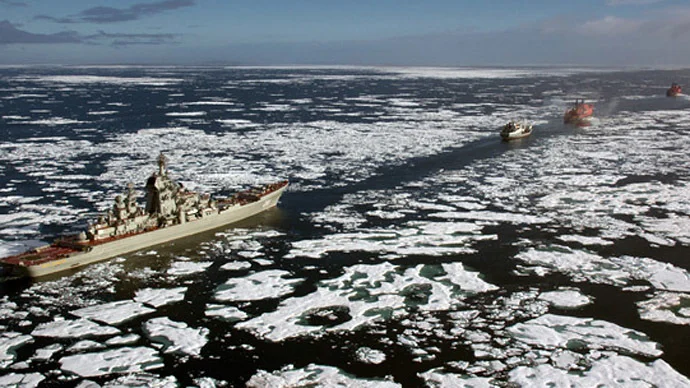 Russian flotilla headed by the flagship of the Northern Fleet, cruiser Peter the Great, September 2013. (RT)