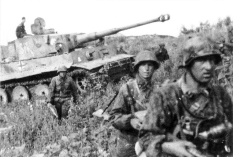   Kursk 1943: 2nd SS Panzer Division soldiers, Tiger I tank, in June 1943 just before the battle. (German Federal Archive/Wikimedia)  