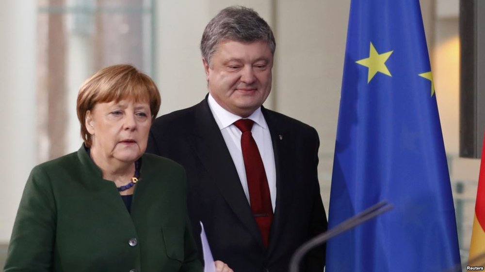 German Chancellor Angela Merkel and Ukrainian President Petro Poroshenko (Radio Free Europe)