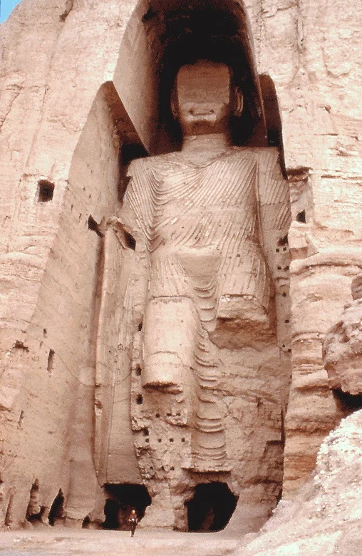 Taller Buddha of Bamyan before 2001 (James Gordon, Wikimedia)