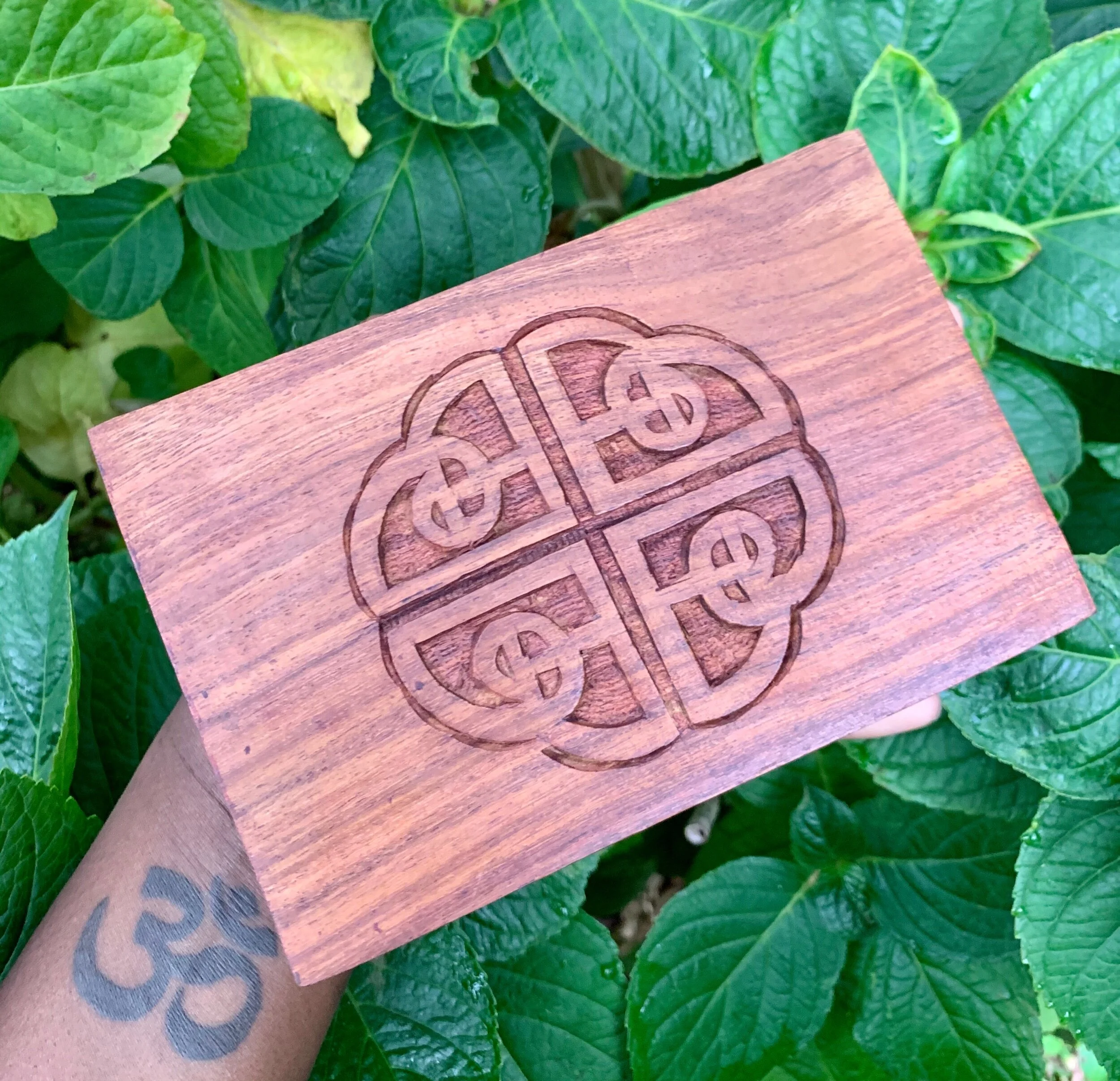 334F9EB5-DA80-4B5B-B9CD-9CF6B0267C67