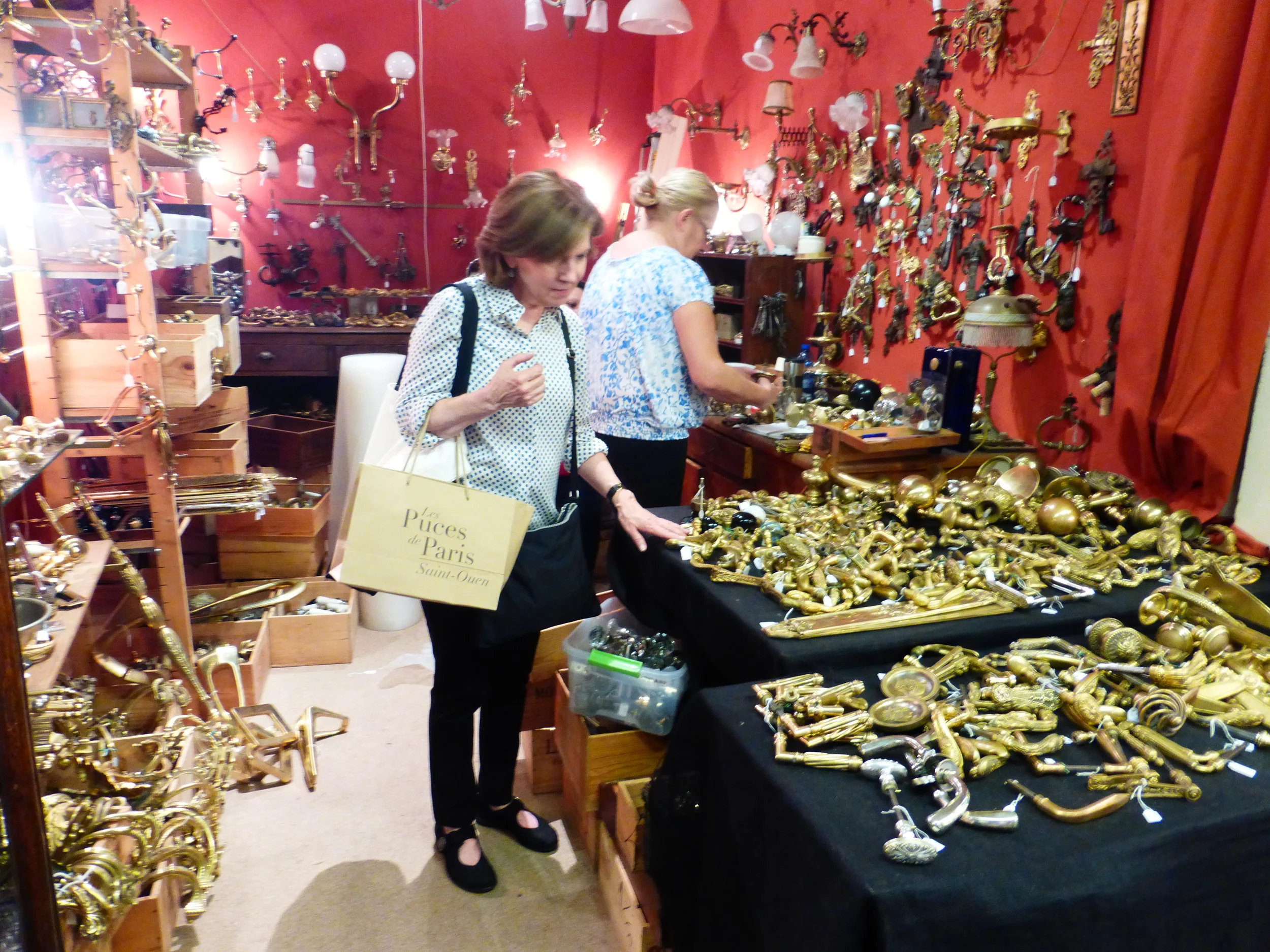 This booth was hardware heaven with all the knobs, pulls and door knockers in brass, iron and even silver.