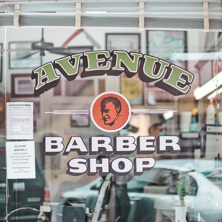 Support your local barbers yall✨ @avenuebarbershop33 
.
.
.
#supportsmallbusiness #supportaustin #avenuebarbershop #shelbygouldimaging