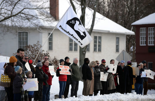 North Parish UU Church holds gun control vigil