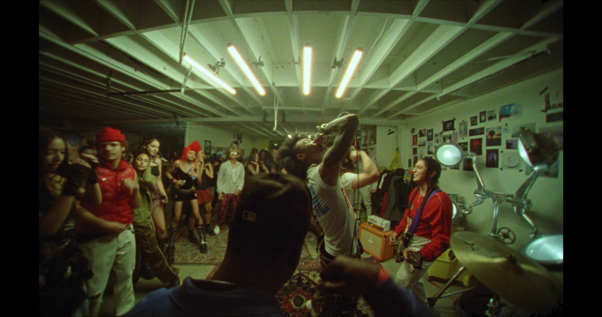 Skrillex - Too Bizarre Prores.mov.00_02_10_11.Still032.png